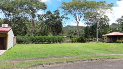 Se vende hermoso lote en Playa Hermosa, Jacó.